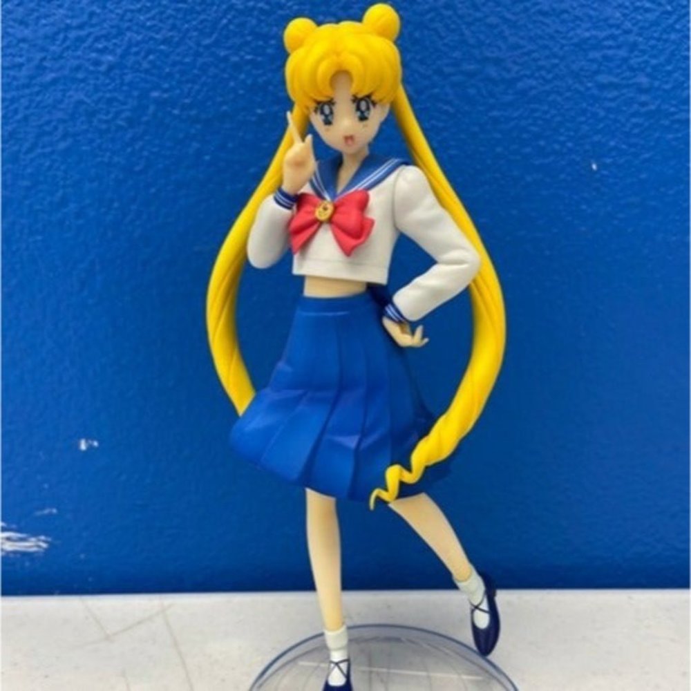 Sailor Moon World Uniform Operation Figure Usagi Tsukino Sailor Moon